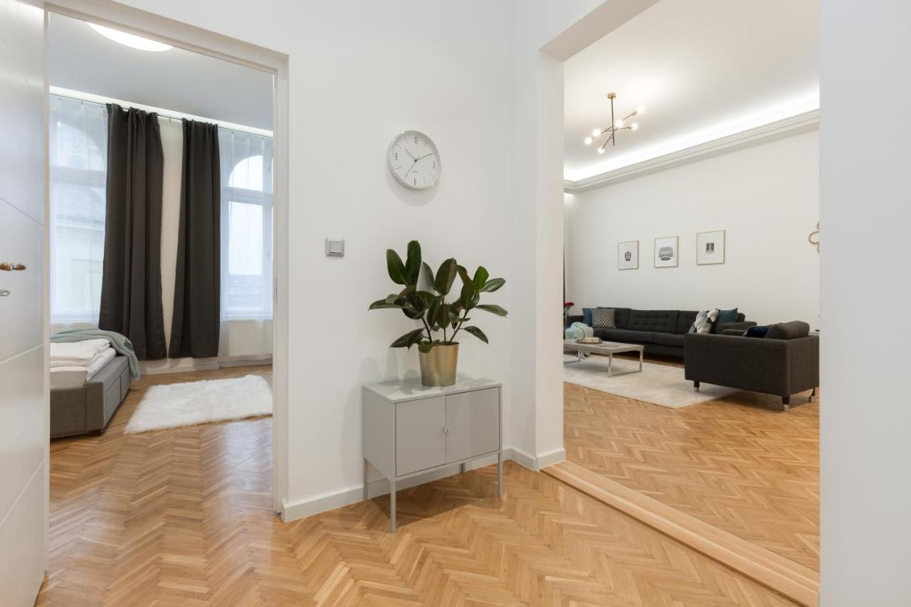 Space And Style In The Heart Of Budapest W 2Br&2Bt מראה חיצוני תמונה