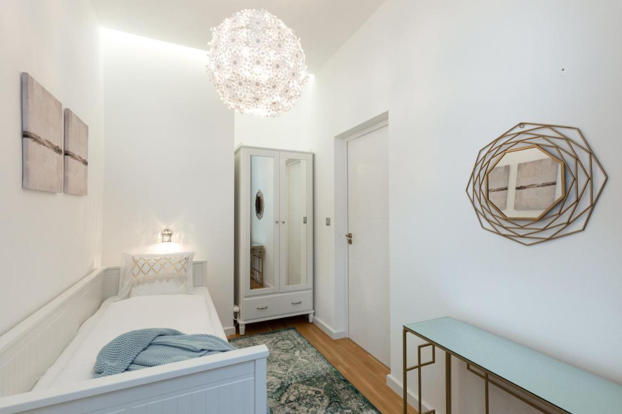 Space And Style In The Heart Of Budapest W 2Br&2Bt מראה חיצוני תמונה
