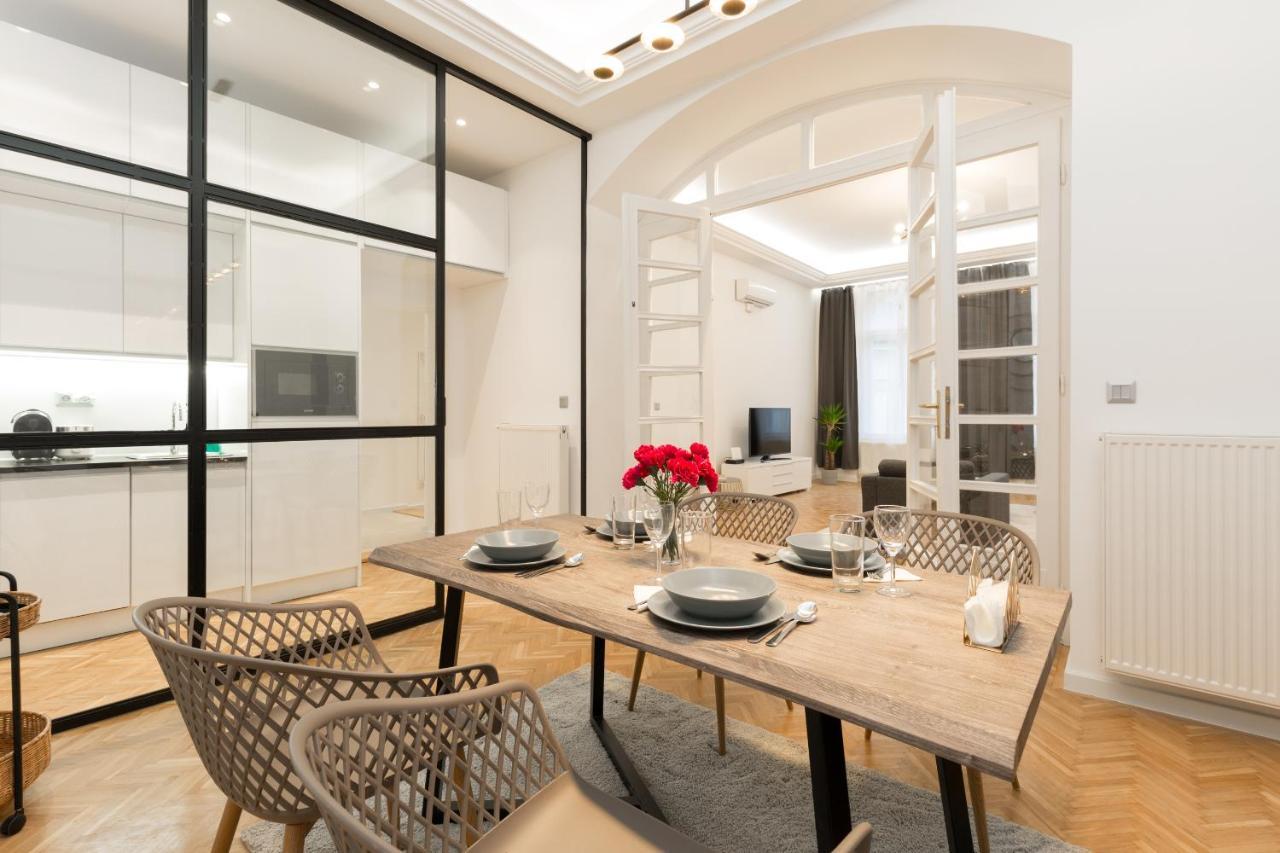 Space And Style In The Heart Of Budapest W 2Br&2Bt מראה חיצוני תמונה