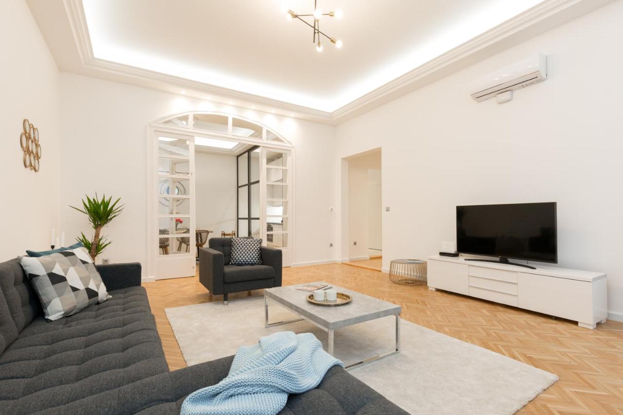 Space And Style In The Heart Of Budapest W 2Br&2Bt מראה חיצוני תמונה